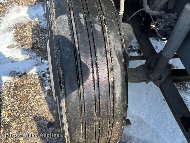 image for item YA2310 2016 Mack CXU613 semi truck