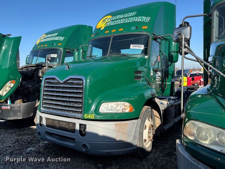 image for item YA2311 2016 Mack CXU613 semi truck