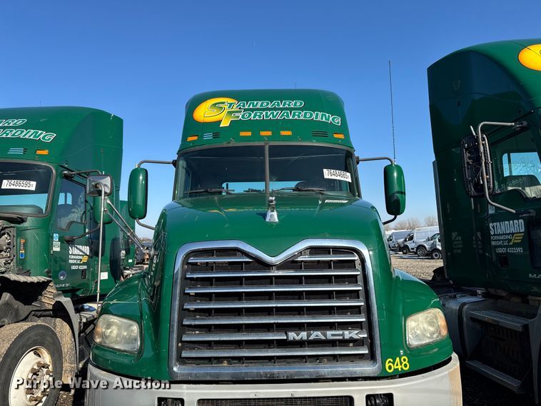 image for item YA2311 2016 Mack CXU613 semi truck