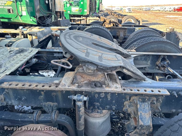 image for item YA2311 2016 Mack CXU613 semi truck