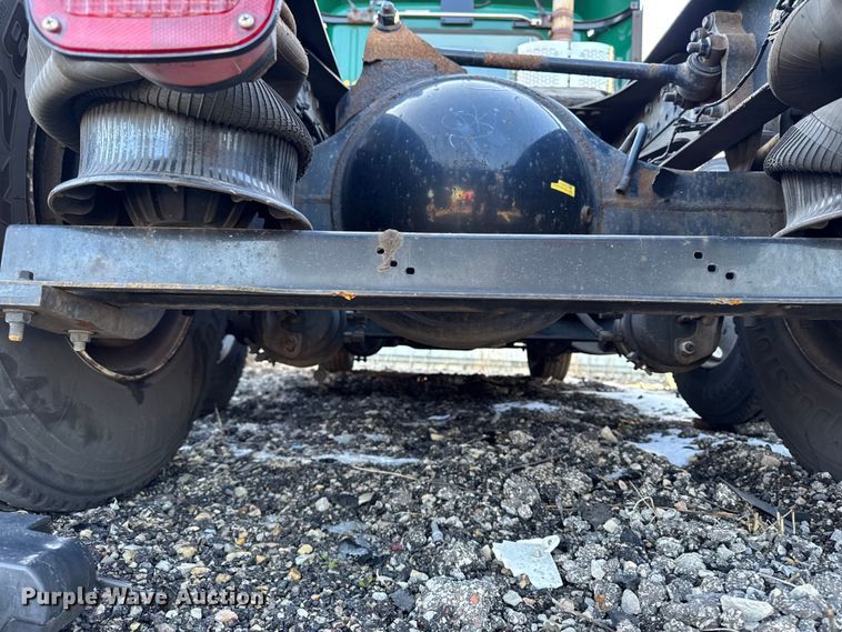 image for item YA2311 2016 Mack CXU613 semi truck