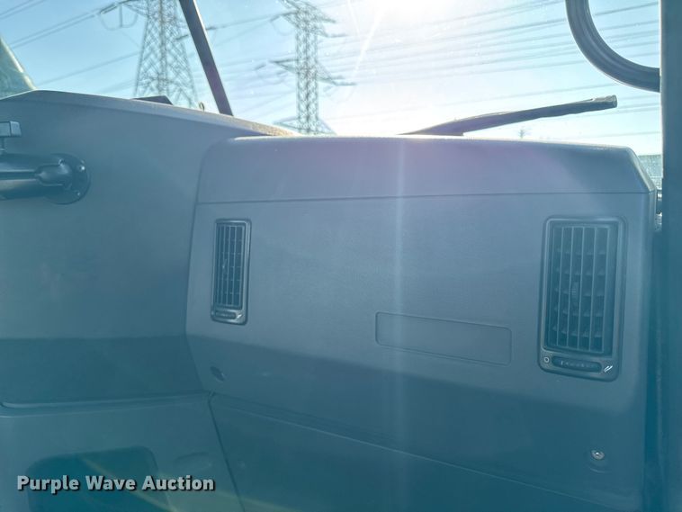 image for item YA2311 2016 Mack CXU613 semi truck