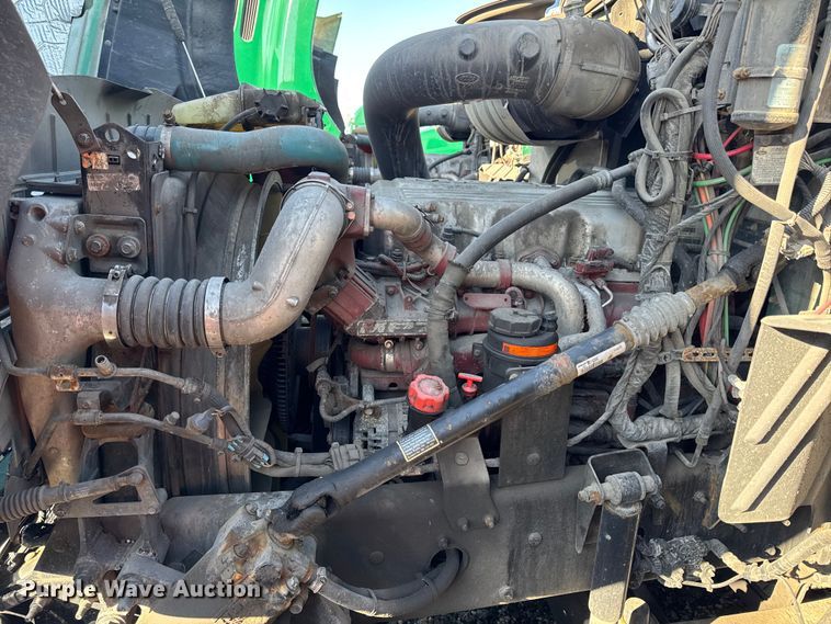 image for item YA2311 2016 Mack CXU613 semi truck