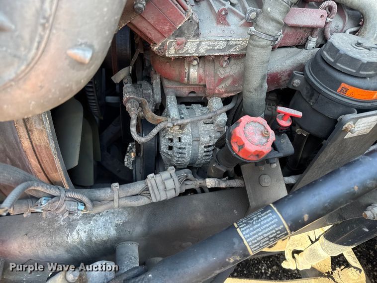 image for item YA2311 2016 Mack CXU613 semi truck