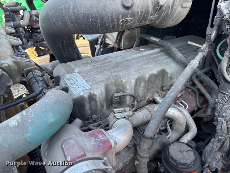 image for item YA2311 2016 Mack CXU613 semi truck