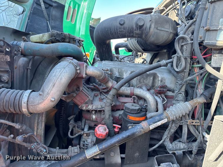 image for item YA2311 2016 Mack CXU613 semi truck