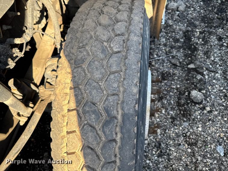 image for item YA2311 2016 Mack CXU613 semi truck