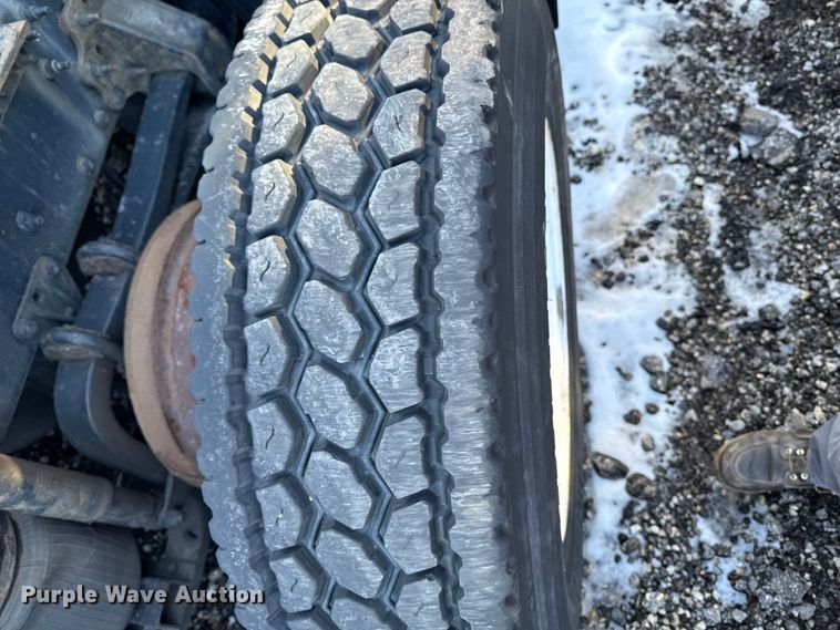 image for item YA2311 2016 Mack CXU613 semi truck