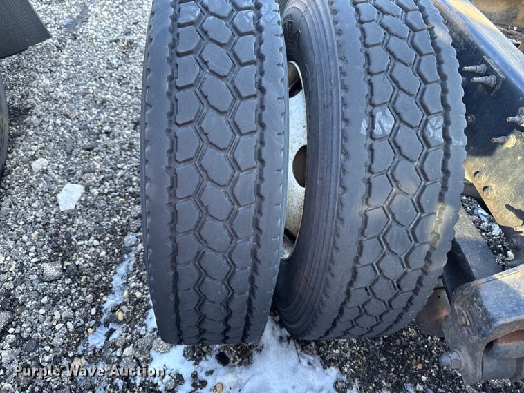 image for item YA2311 2016 Mack CXU613 semi truck