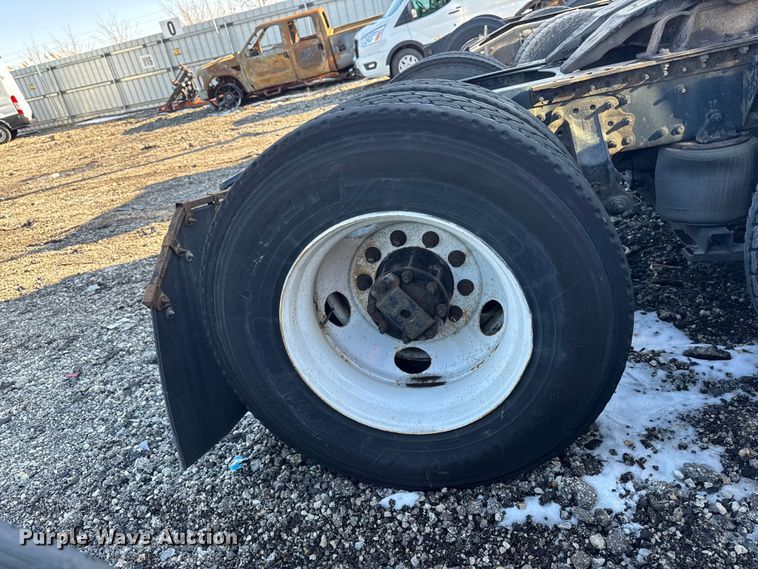 image for item YA2311 2016 Mack CXU613 semi truck