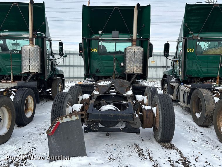 image for item YA2312 2016 Mack CXU613 semi truck