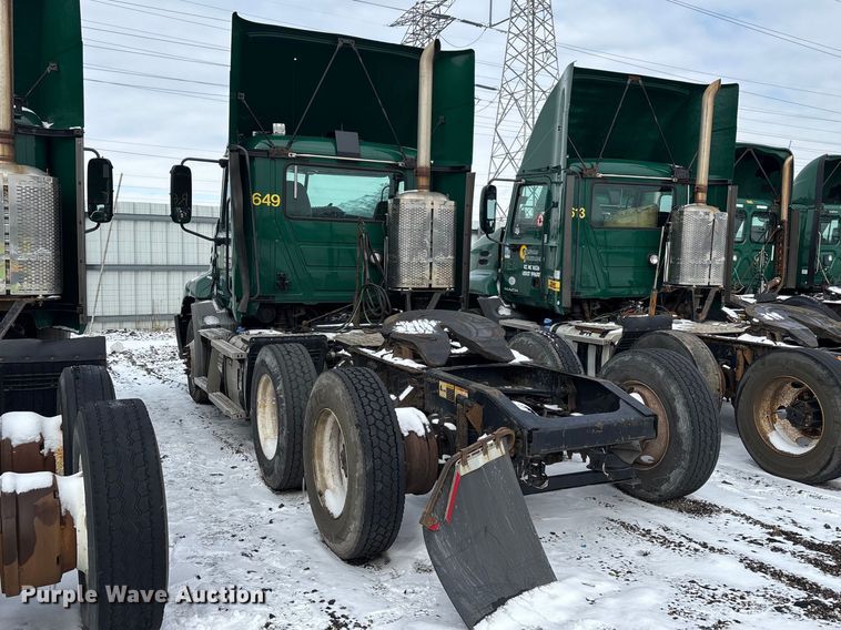 image for item YA2312 2016 Mack CXU613 semi truck