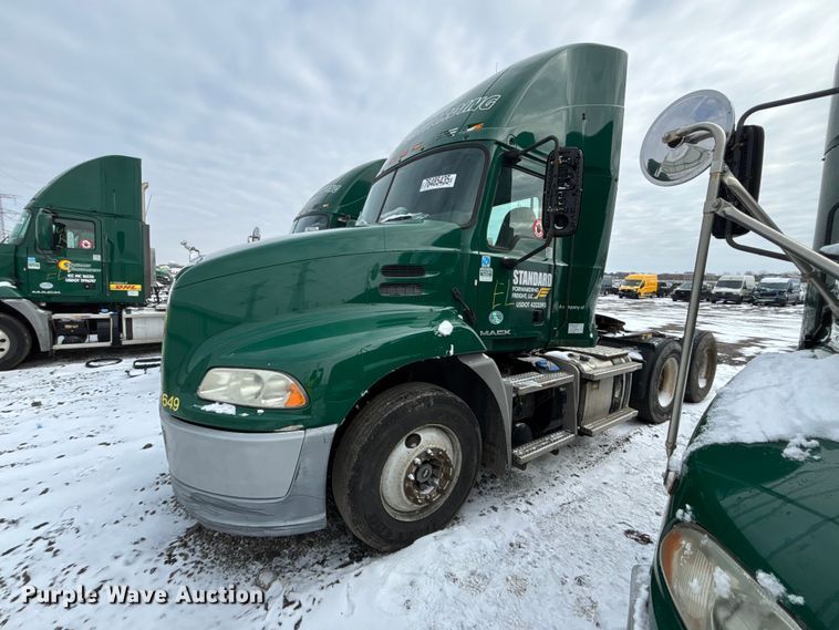 image for item YA2312 2016 Mack CXU613 semi truck