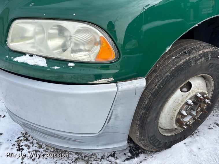 image for item YA2312 2016 Mack CXU613 semi truck