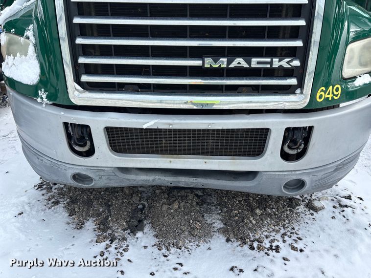image for item YA2312 2016 Mack CXU613 semi truck