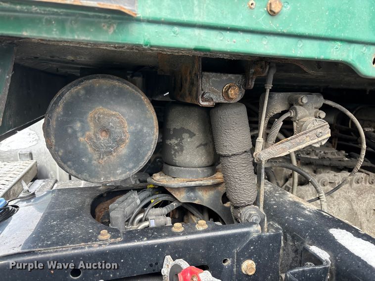 image for item YA2312 2016 Mack CXU613 semi truck