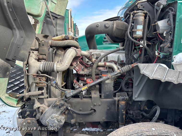 image for item YA2312 2016 Mack CXU613 semi truck