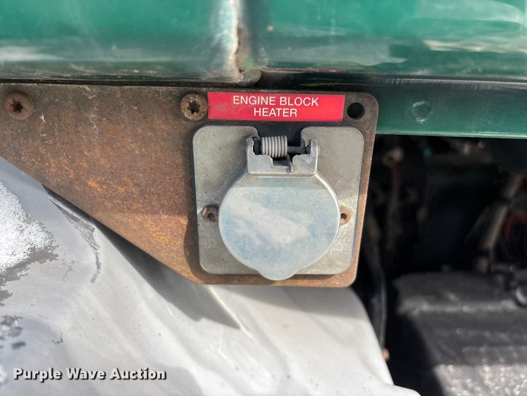 image for item YA2312 2016 Mack CXU613 semi truck