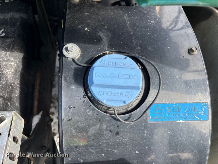 image for item YA2312 2016 Mack CXU613 semi truck