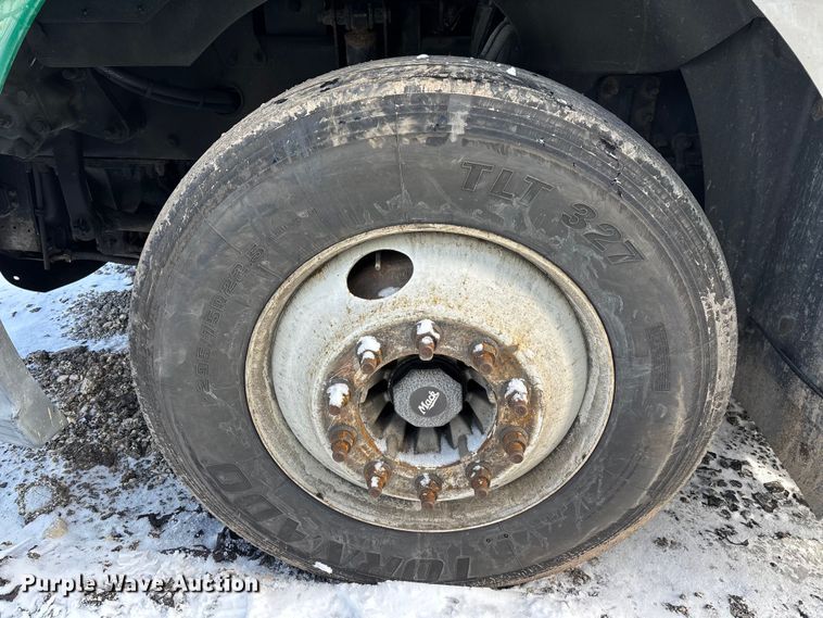 image for item YA2312 2016 Mack CXU613 semi truck