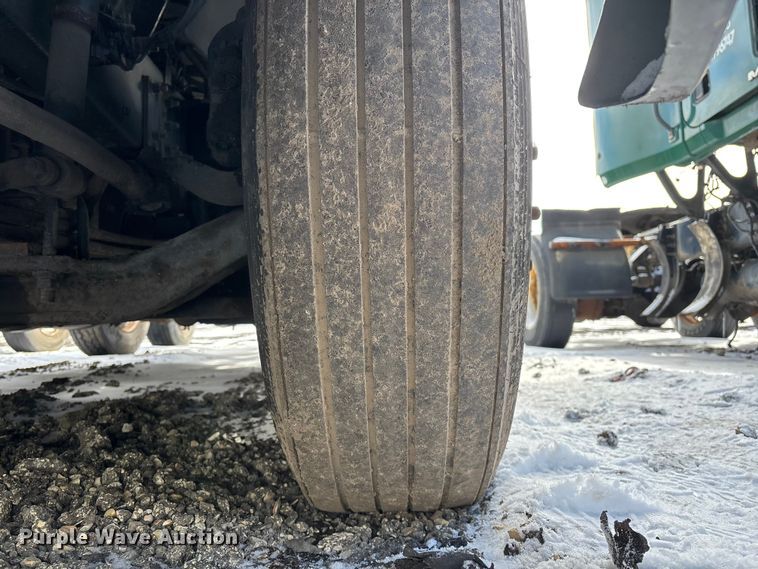 image for item YA2312 2016 Mack CXU613 semi truck