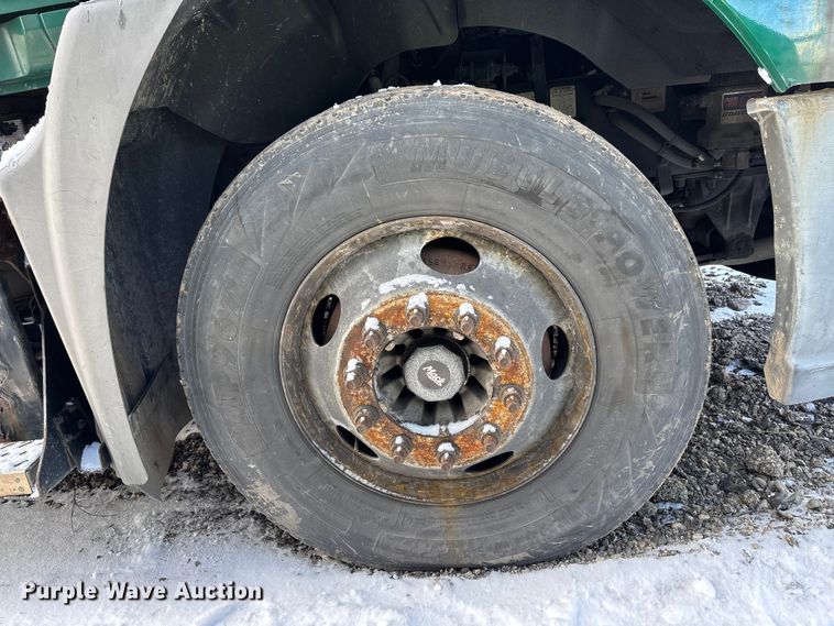 image for item YA2312 2016 Mack CXU613 semi truck