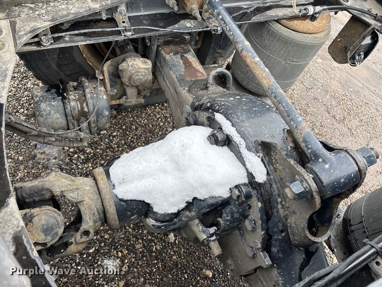 image for item YA2313 2016 Mack CXU613 semi truck