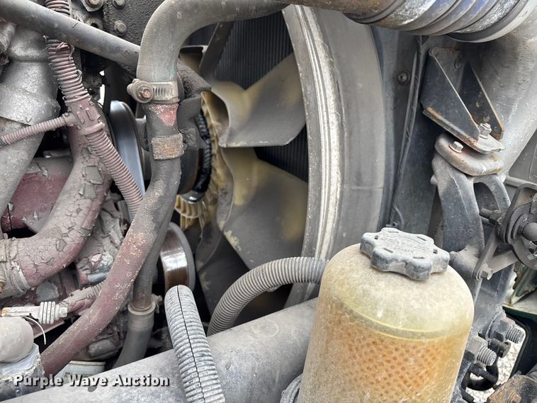 image for item YA2313 2016 Mack CXU613 semi truck