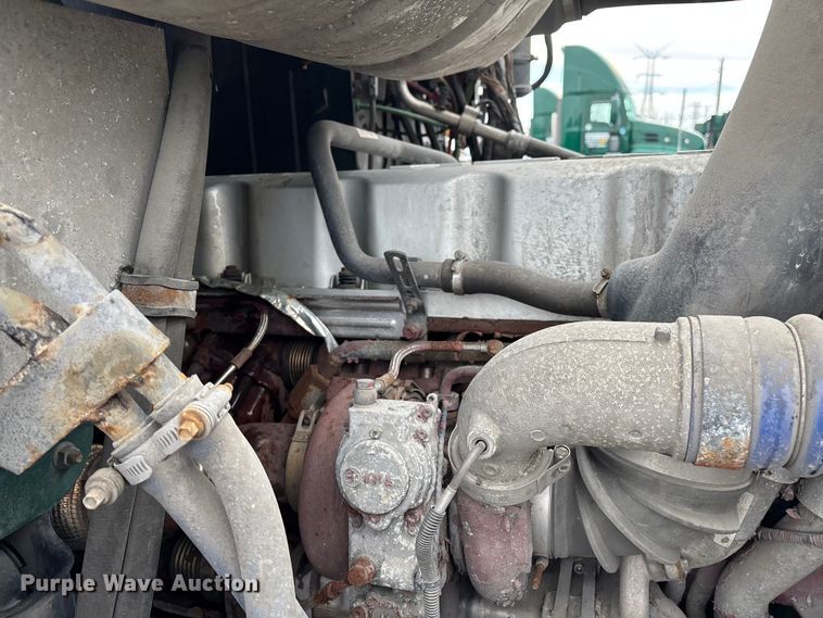 image for item YA2313 2016 Mack CXU613 semi truck