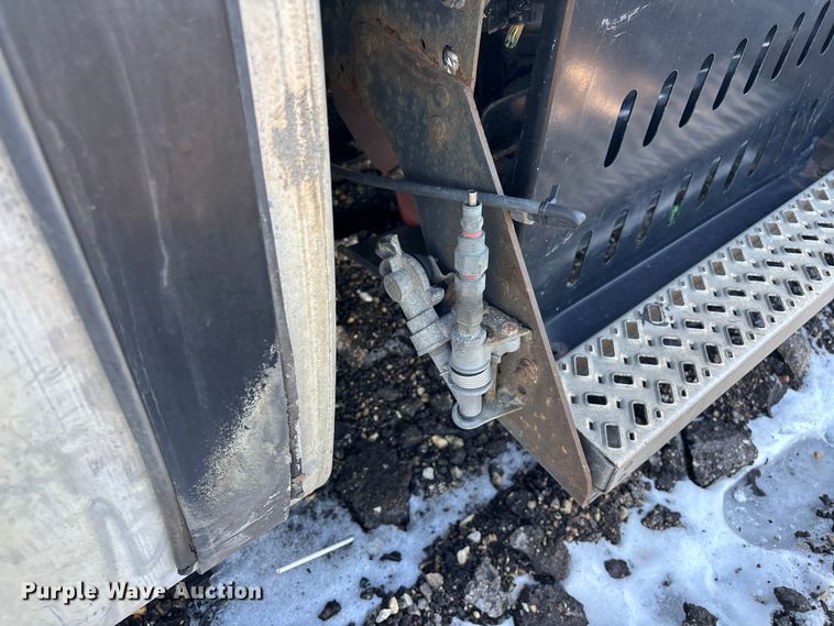 image for item YA2314 2016 Mack CXU613 semi truck