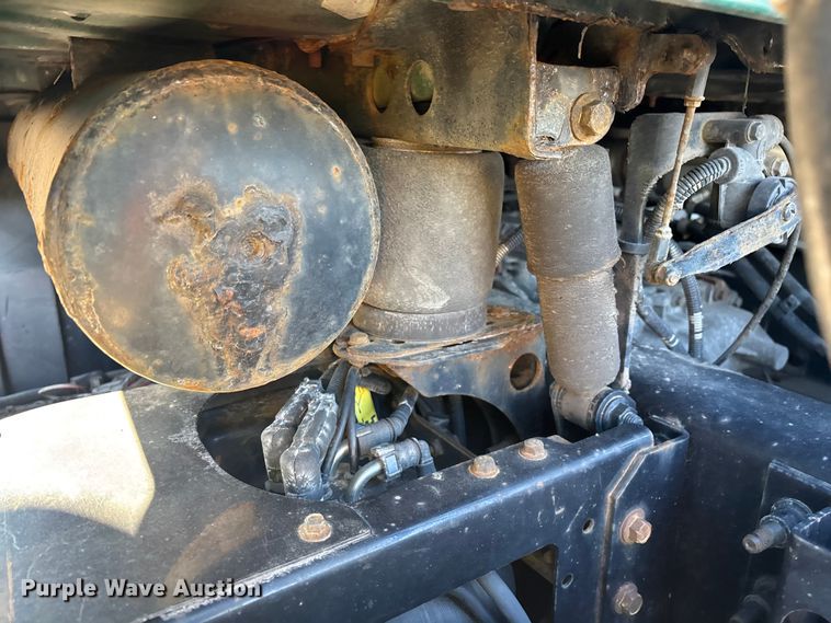 image for item YA2314 2016 Mack CXU613 semi truck