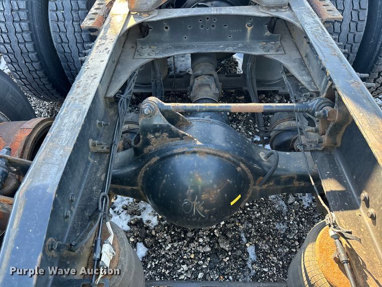 image for item YA2314 2016 Mack CXU613 semi truck