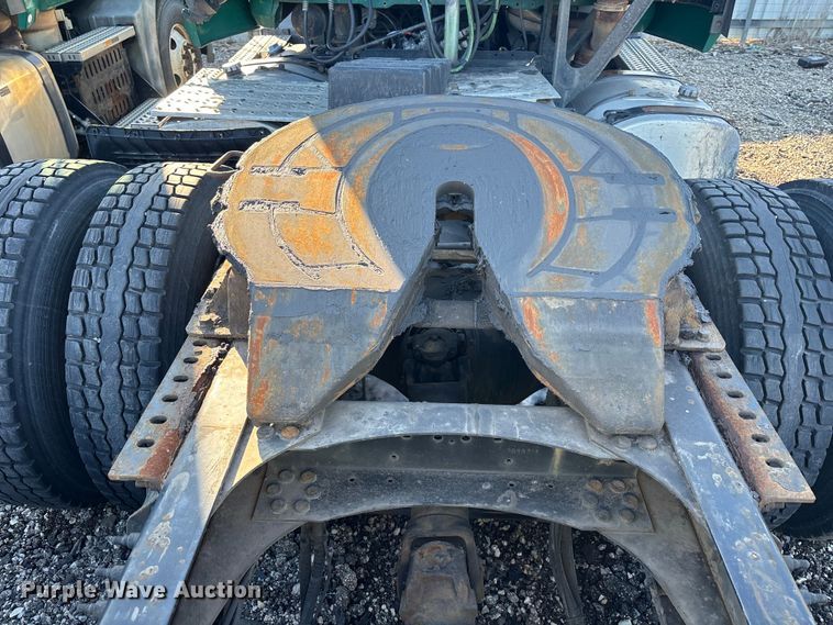 image for item YA2314 2016 Mack CXU613 semi truck