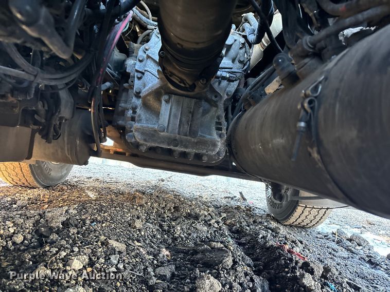 image for item YA2314 2016 Mack CXU613 semi truck