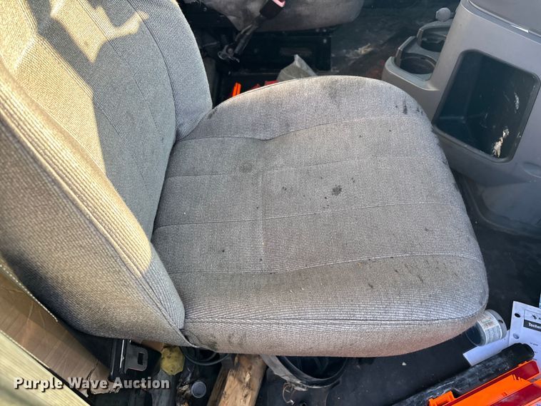 image for item YA2314 2016 Mack CXU613 semi truck