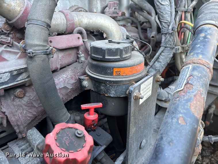 image for item YA2314 2016 Mack CXU613 semi truck