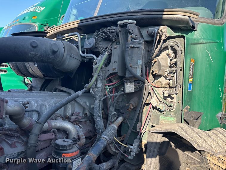 image for item YA2314 2016 Mack CXU613 semi truck