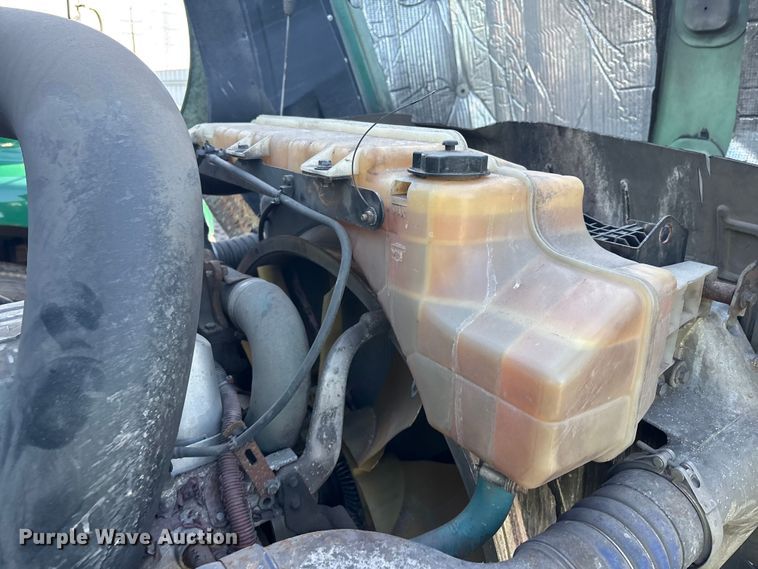 image for item YA2314 2016 Mack CXU613 semi truck