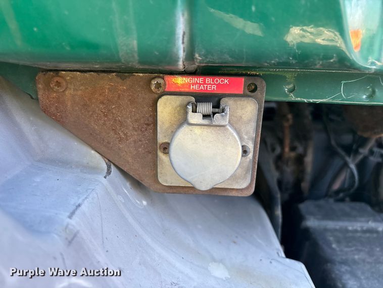 image for item YA2314 2016 Mack CXU613 semi truck