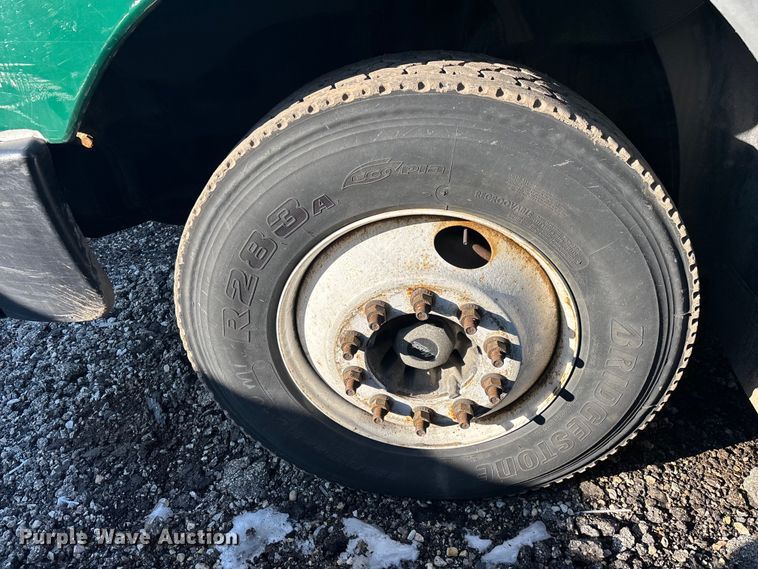 image for item YA2314 2016 Mack CXU613 semi truck