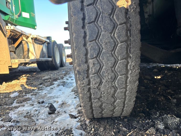 image for item YA2314 2016 Mack CXU613 semi truck