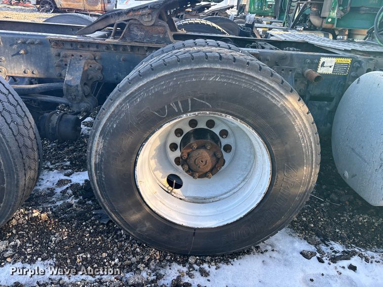 image for item YA2314 2016 Mack CXU613 semi truck