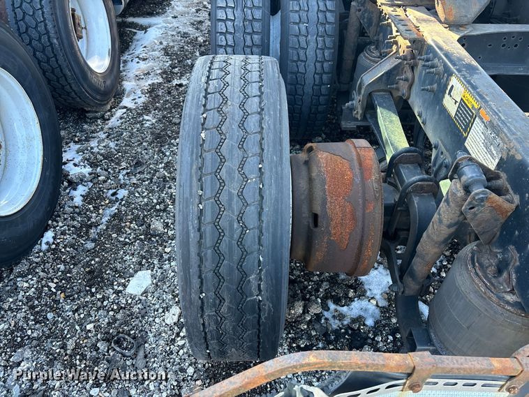 image for item YA2314 2016 Mack CXU613 semi truck