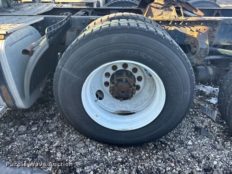 image for item YA2314 2016 Mack CXU613 semi truck