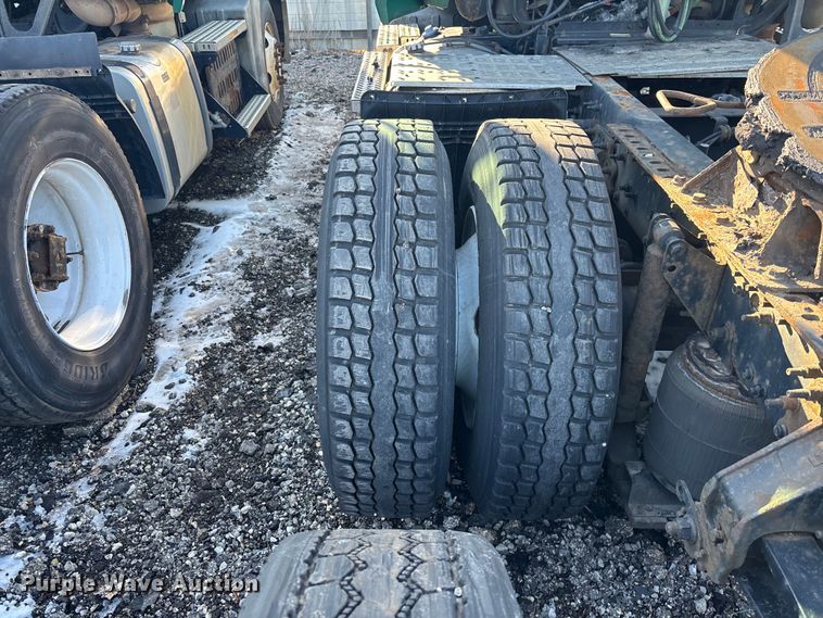 image for item YA2314 2016 Mack CXU613 semi truck