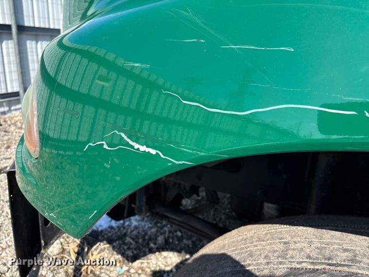 image for item YA2315 2016 Mack CXU613 semi truck