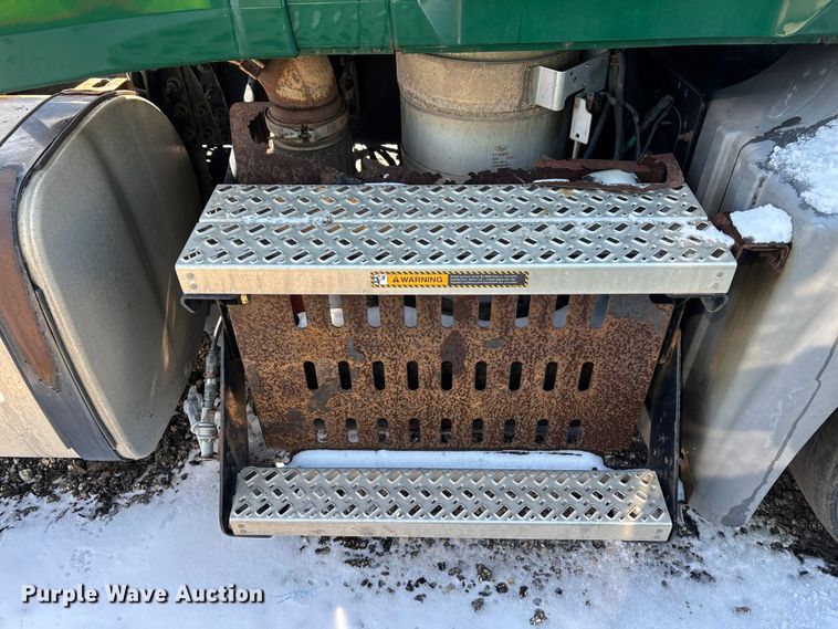 image for item YA2315 2016 Mack CXU613 semi truck