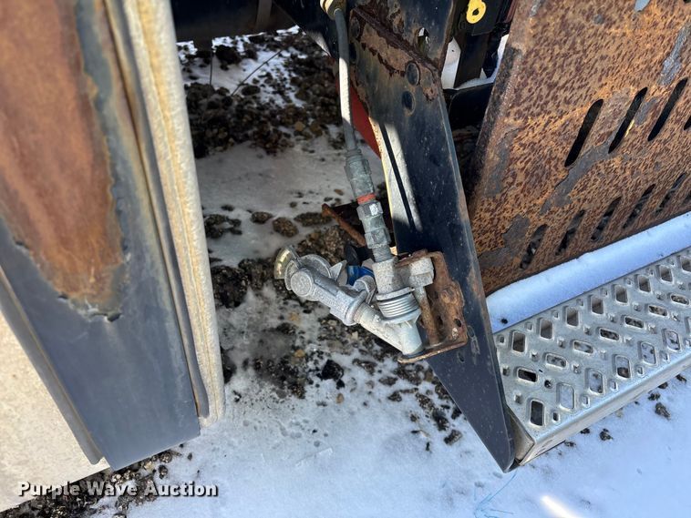 image for item YA2315 2016 Mack CXU613 semi truck