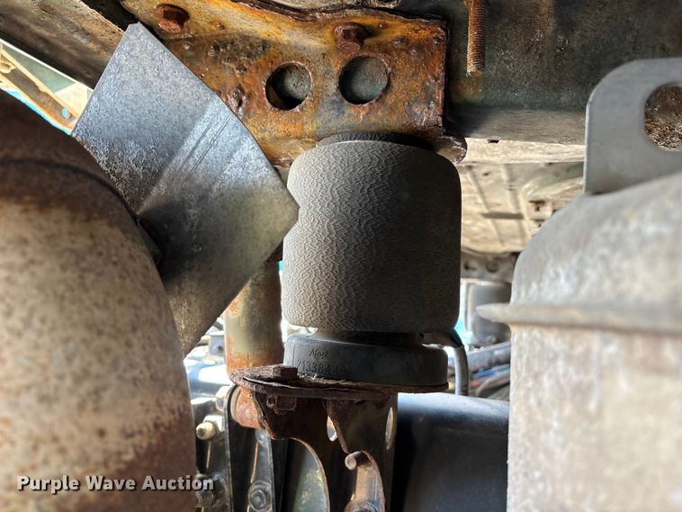 image for item YA2315 2016 Mack CXU613 semi truck