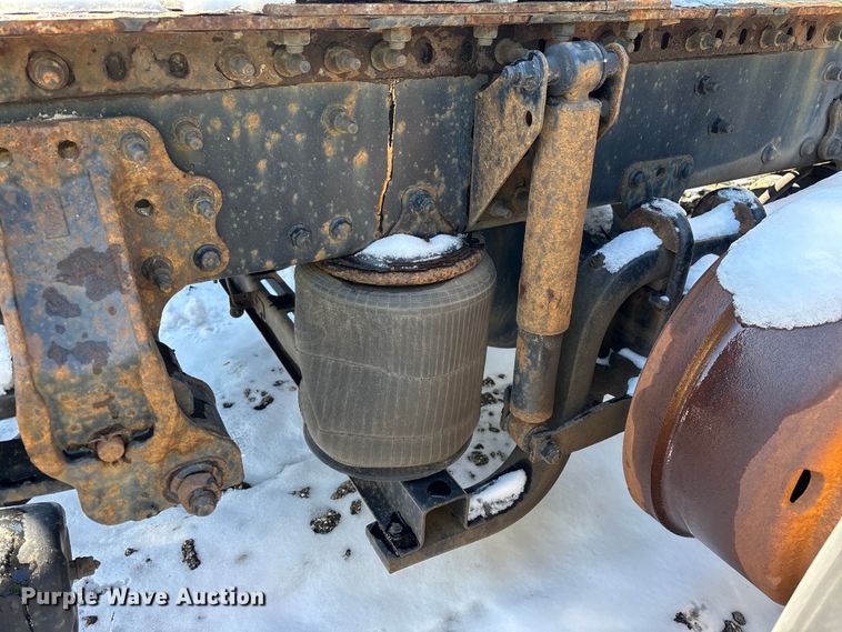 image for item YA2315 2016 Mack CXU613 semi truck